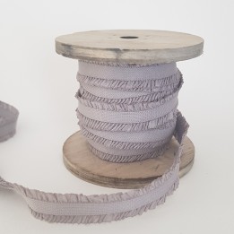 Lien 50 cm froufrou élastique gris taupe.