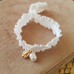 Bracelet froufrou blanc médaille miraculeuse et perles de nacre