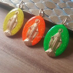 Médaille miraculeuse vert fluo.