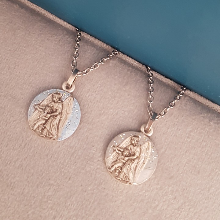 CollierLiberty et médaille miraculeuse en pure nacre.