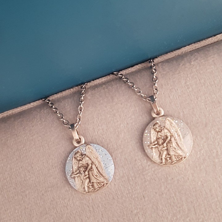 CollierLiberty et médaille miraculeuse en pure nacre.