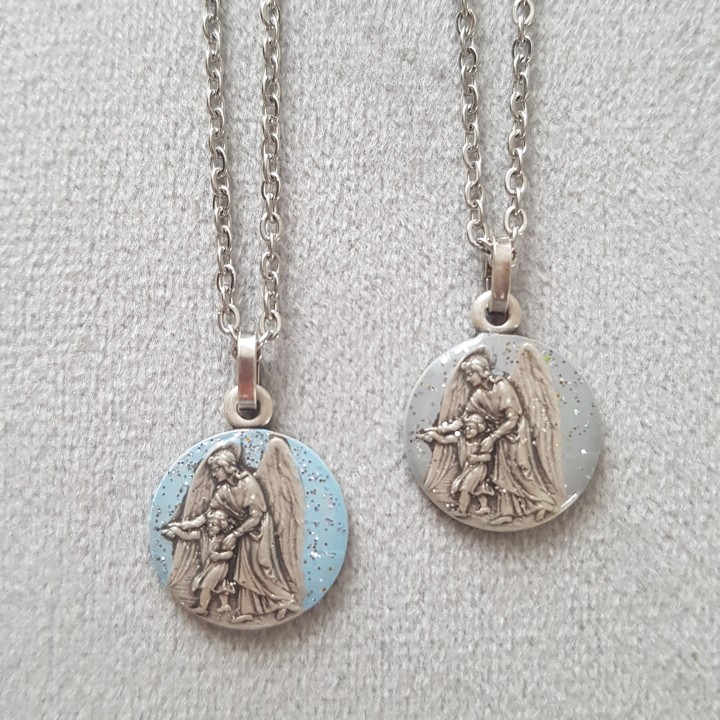 CollierLiberty et médaille miraculeuse en pure nacre.