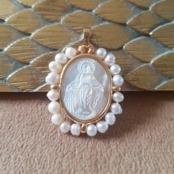 Médaille ovale de la médaille miraculeuse en pure nacre