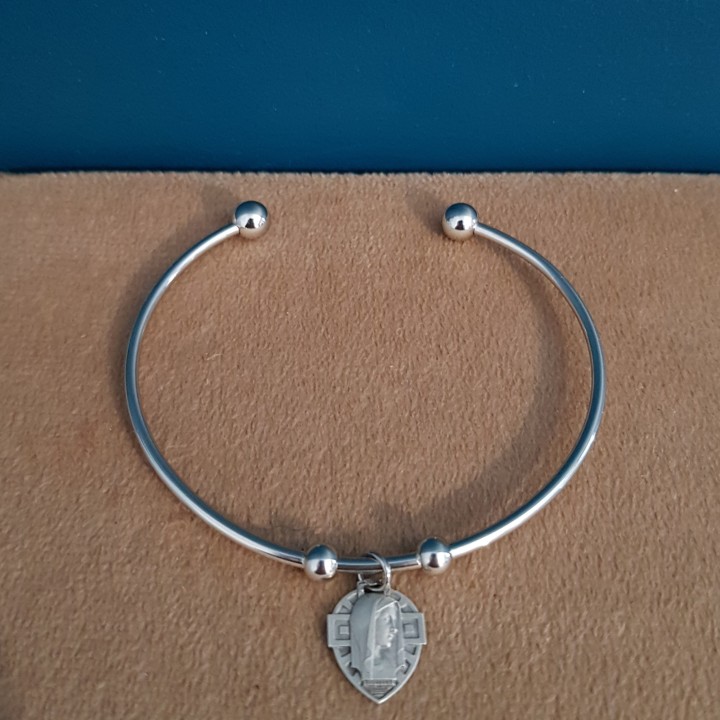 Bracelet jonc Vierge Marie.