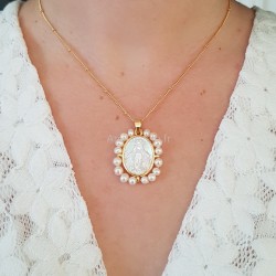 Pendentif médaille miraculeuse .