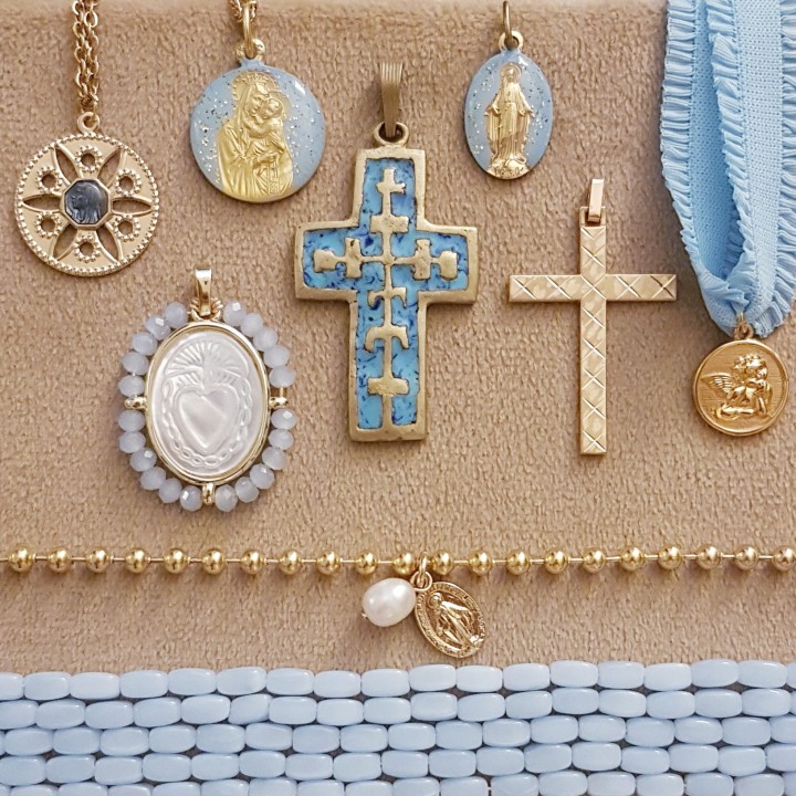Bracelet chaine boule, médaille miraculeuse et perle.