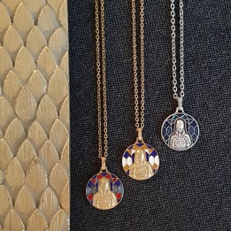 Pendentif Notre Dame de la Trinité.