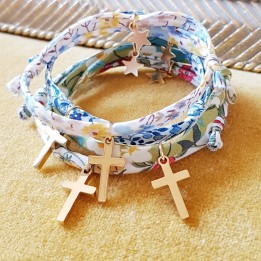 Bracelet coulissant Liberty croix et étoile acier inoxydable doré.