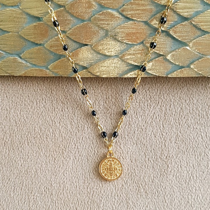 Collier Saint Benoit.