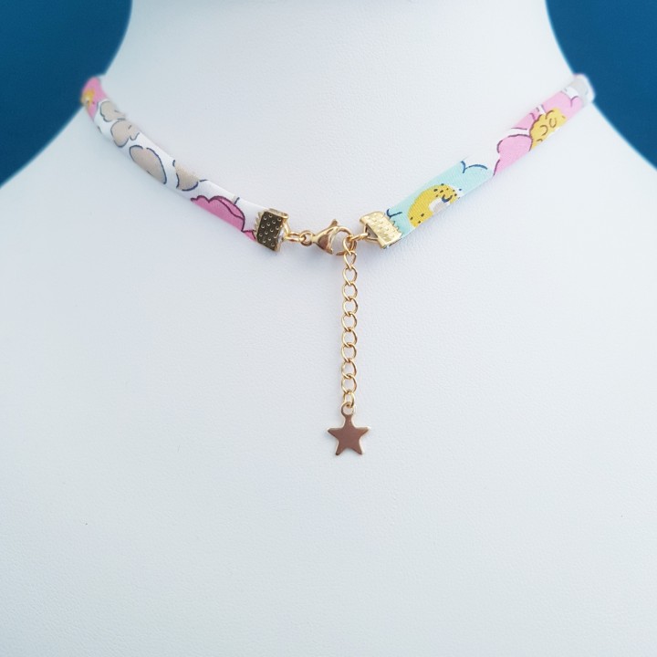 Collier croix nacre