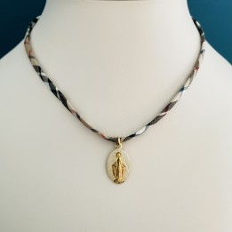 Pendentif Liberty et médaille miraculeuse.