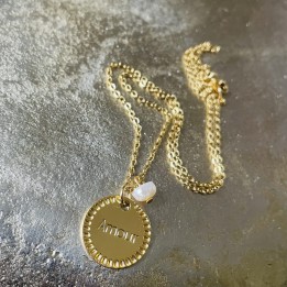Collier religieux médaille "Amour" plaqué or haute qualité française.