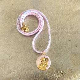 Collier petit Jésus Roi d'Amour, joli cadeau pour les fêtes de la Foi.