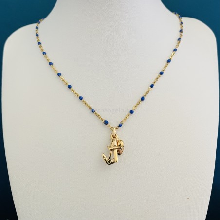 Le collier religieux par excellence avec les trois vertus théologales.