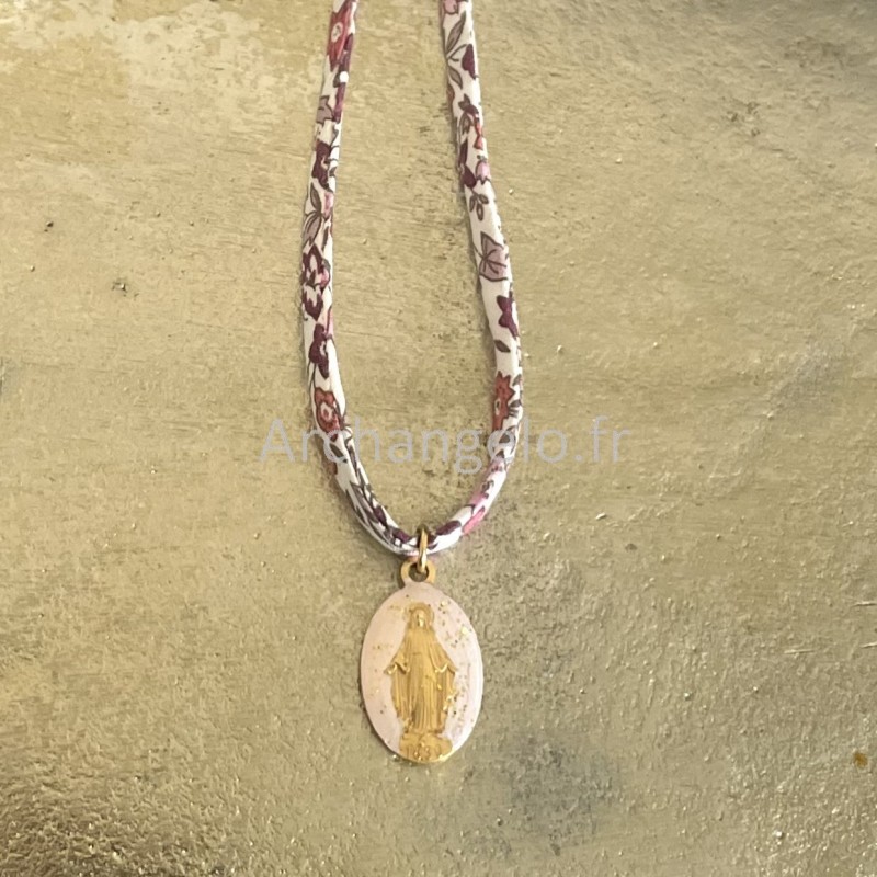 Pendentif Liberty et médaille miraculeuse.