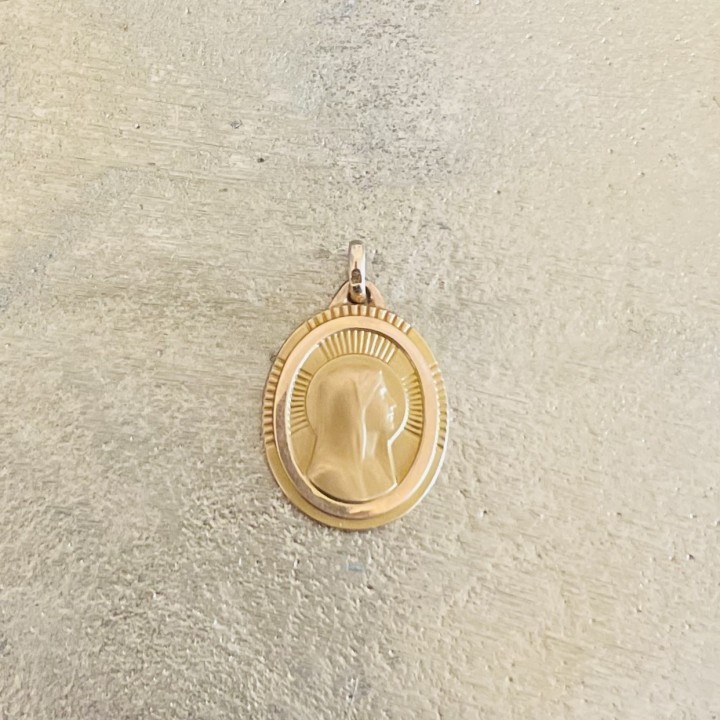 Très belle médaille plaqué or FIX de la Vierge Marie, époque Art Déco,