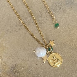 Collier de l'ange, avec perle de nacre et de pierre naturelle.