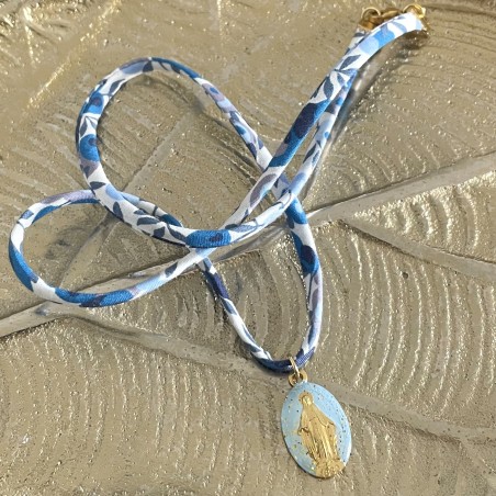 Collier avec cordon Liberty et jolie médaille miraculeuse de couleurs.