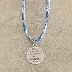 Pendentif Liberty et médaille miraculeuse.