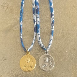 Pendentif Liberty et médaille miraculeuse.