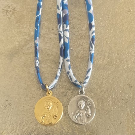 Pendentif Liberty et médaille miraculeuse.