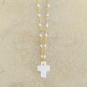 Collier Saint Benoit.  Collier: en perles de cristal rose de 40cm.  Médaille de Saint Benoit recto verso en acier doré inoxydabl