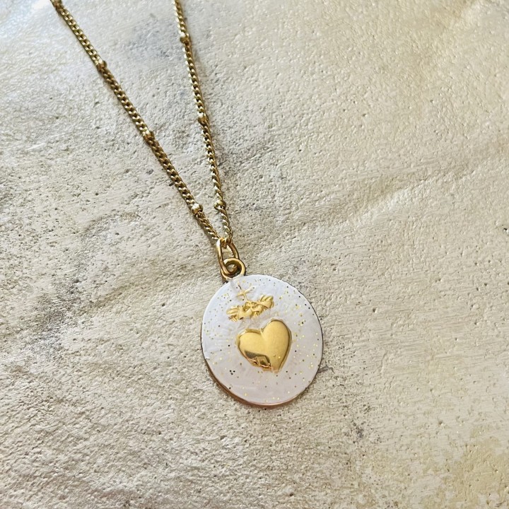 Collier Ex Voto blanc et or.