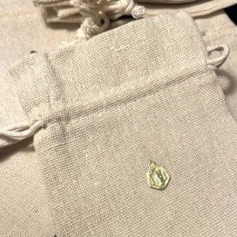 Pochette médaille de la Vierge Marie.