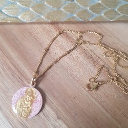 Collier du scapulaire de Notre Dame.