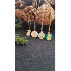Collier du scapulaire de Notre Dame.