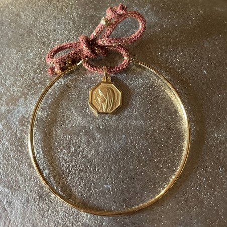 Jonc Sainte Marie, médaille et bracelet en plaqué or 24K.