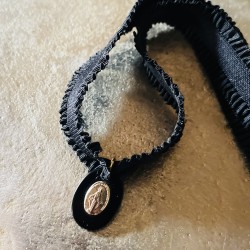 Bracelet médaille miraculeuse sur pierre d’onyx.