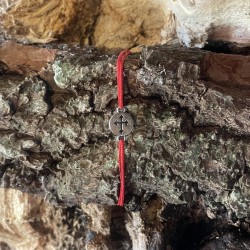 Bracelet coulissant médaille croix trilobée.