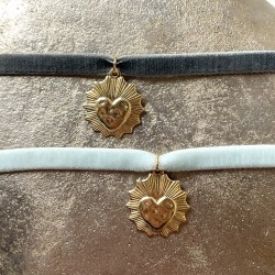 Un bijoux religieux : le bracelet médaille ex voto  acier doré inoxydable.