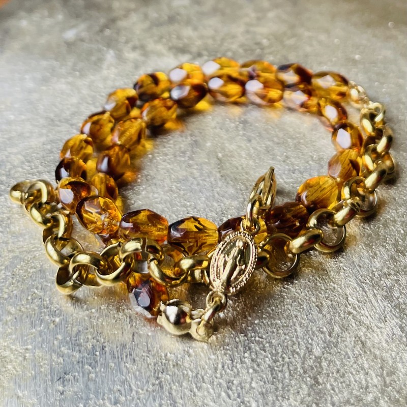 Bracelet religieux en émaux de Briare et sa jolie  médaille miraculeuse.