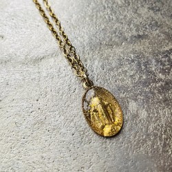 Pendentif médaille miraculeuse.