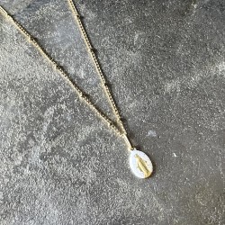 Collier petite médaille miraculeuse de la Vierge Marie.