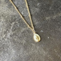 Collier petite médaille miraculeuse de la Vierge Marie.