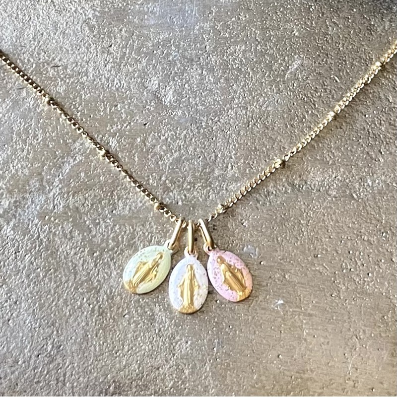 Collier petite médaille miraculeuse de la Vierge Marie.