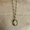 Pendentif médaille de Marie, chaine rosaire émeraude
