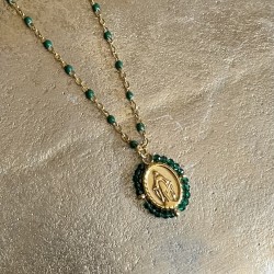 Pendentif médaille de Marie, chaine rosaire émeraude