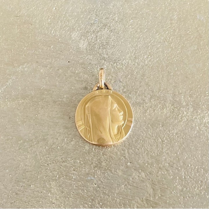 Médaille ronde de la Vierge Marie plaqué or Fix.