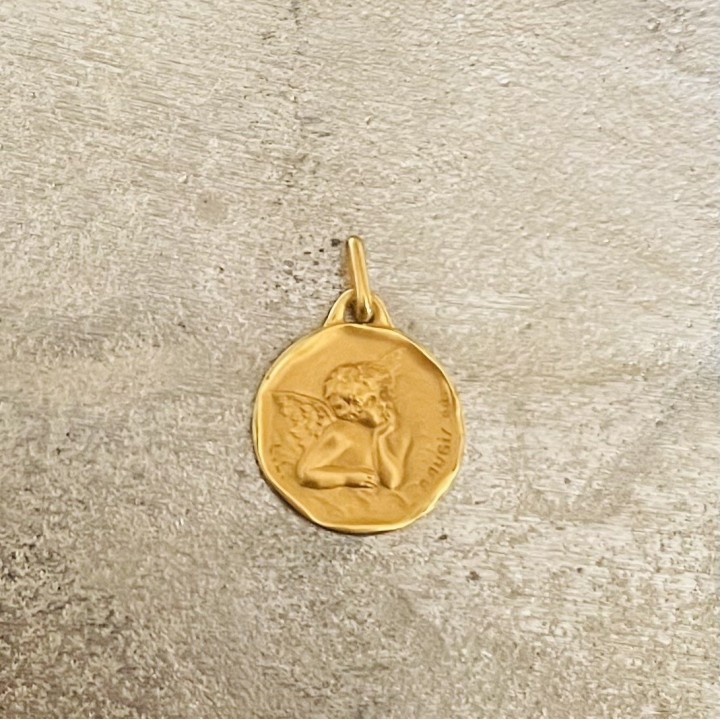 Très belle médaille de l'ange signée Augis.