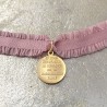 Bracelet froufrou médaille Jésus Roi d'Amour.