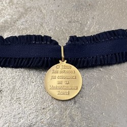 Bracelet froufrou médaille Jésus Roi d'Amour.