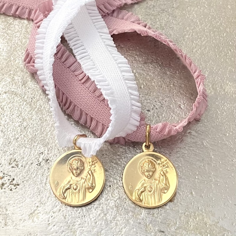 Bracelet froufrou médaille Jésus Roi d'Amour.