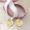 Bracelet froufrou médaille Jésus Roi d'Amour.