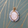 Médaille du Cœur Sacré. en pure nacre, et perles de cristal.